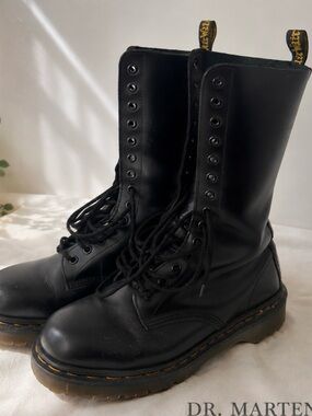 Vintage Dr. Martens 14-Eye Boots Made in England Women’s US 10 🖤